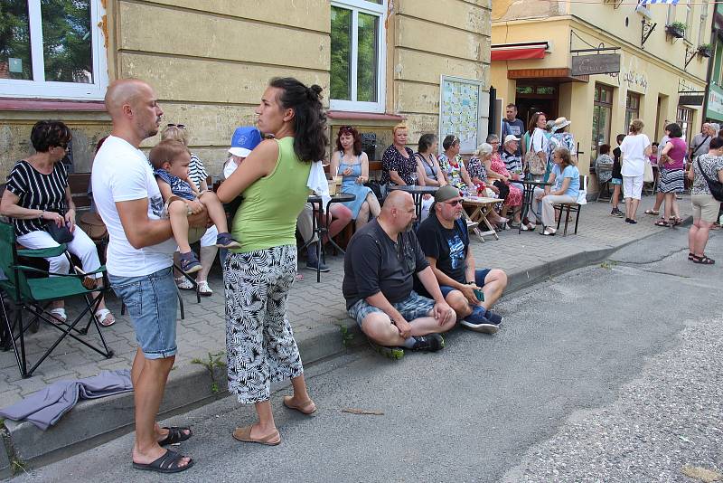 Odhalení pomníku připomínajícího příchod Řeků na Jesenicko.