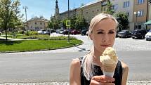O tvarůžkovou zmrzlinu z Loštic je zájem. Proti loňsku nezdražila, červen 2022
