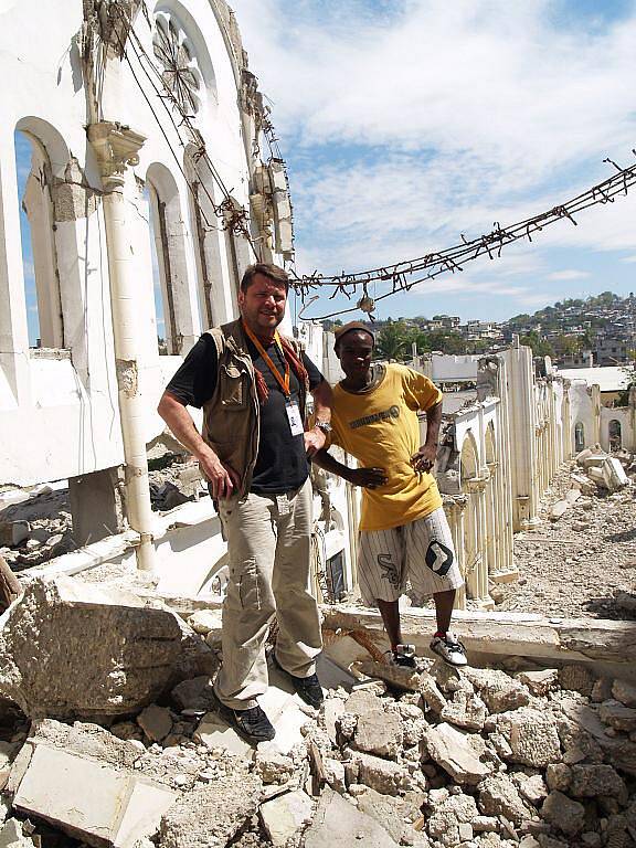 Snímky z pátého pobytu zábřežského filmaře Martina Strouhala na Haiti, kde od 14. února 2011 natáčel dva dokumenty se štábem České televize