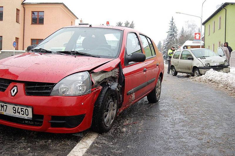 Bouračka na křižovatce ulic Lidická a Wolkerova 