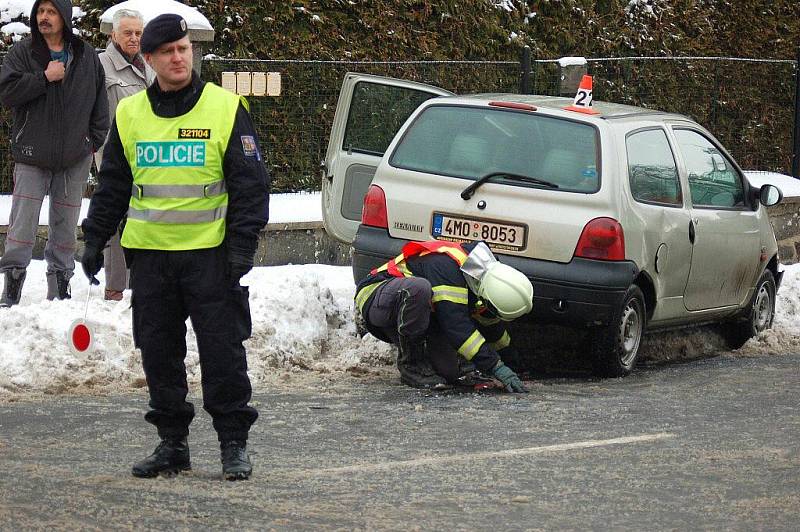 Bouračka na křižovatce ulic Lidická a Wolkerova 