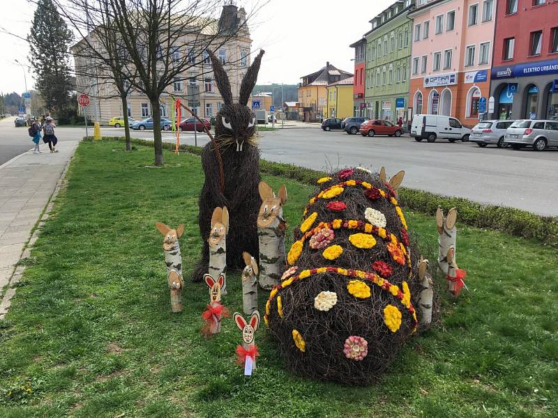 Velikonoční zaječí rodinka v centru Zábřehu