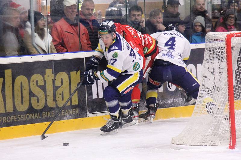 Krajské hokejové derby mezi Draky a Jestřáby dospělo až do prodloužení. V nastavení urval výhru Prostějov.