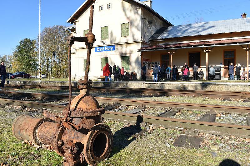 Uvedení do provozu vodního jeřábu na nádraží ve Zlatých Horách, 30. 10. 2021