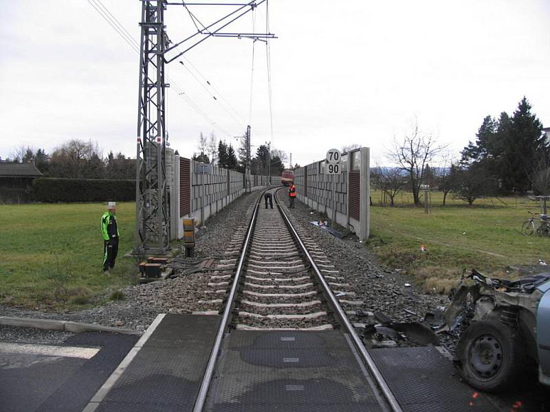 Nehoda na železničním přejezdu v Postřelmově 12. ledna 2011