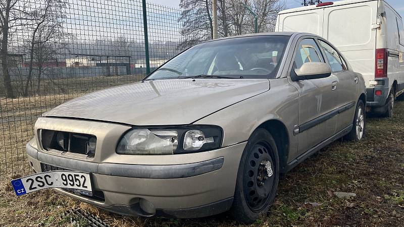 Město Zábřeh vydraží pětici aut, které nechalo odtáhnout jako vraky z veřejných prostranství.