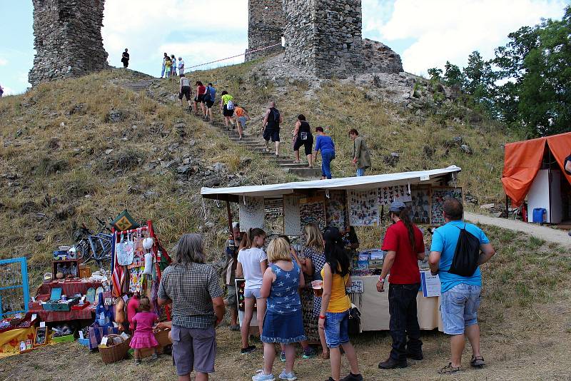 Středověké odpoledne na hradě v Brníčku 5. července 2017.