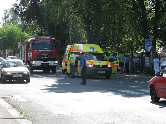 Nehoda na křižovatce ulic Jeremenkova a Fialova v Šumperku.