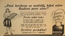 Vývoj čtyř hlavních pomocníků žen – praček, žehliček, vysavačů a šicích strojů – dokumentuje nová výstava nazvaná Zítra nevařím, protože peru, žehlím, uklízím, která je k vidění v Památníku Adolfa Kašpara v Lošticích.