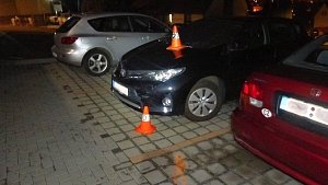 Zběsilá jízda opilého seniora do marketu v Jeseníku. Cestou naboural dvě auta a trefil i plot. 31. ledna 2024