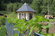 Otevření pravoslavného kostelíku a památníku válečným zajatcům z období druhé světové války v Horní Lipové.