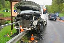 Nehoda Škody Superb a Mercedesu Sprinter v Lipové-lázních, 19. května 2023