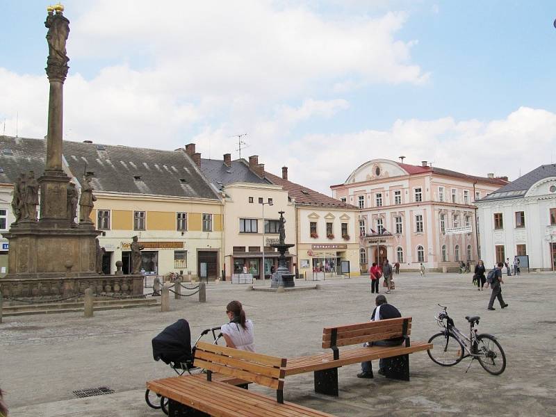 Revitalizace náměstí v Mohelnici se blíží kekonci, hotová má být 30. října.