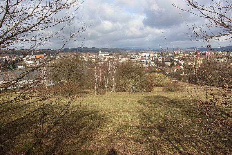 Pohled z teras kopce Humenec na panorama Zábřehu.