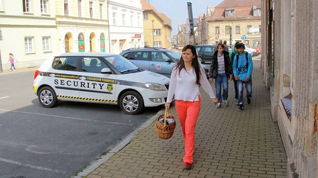 Javorník hlídá soukromá agentura. Je tu větší klid, říkají lidé v centru -  Deník.cz