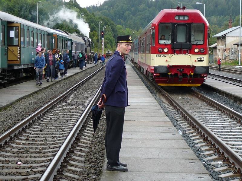 Při oslavách 140 let Moravské pohraniční dráhy projel trasu ze Šternberku do Dolní Lipky parní vlak