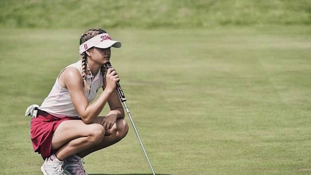 Patnáctiletá golfistka Barbora Bujáková z Uherského Hradiště je v české kadetské reprezentaci.