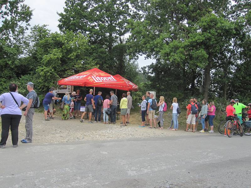 Levandulí vonící festival obsadil pole nad Bezděkovem již potřetí a opět se na něm vystřídaly tisíce lidí.