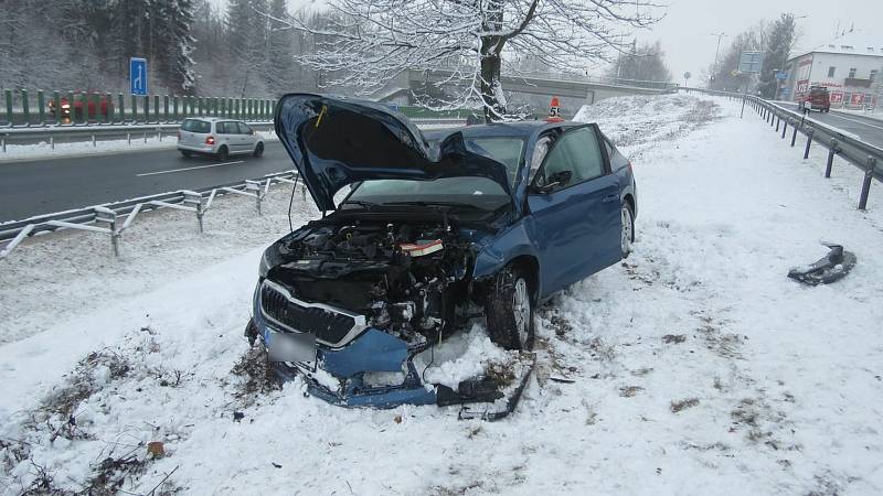 První z nehod, která se stala ve středu 29. prosince na silnici I/35 v Mohelnici.