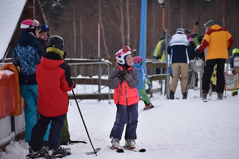 Zahájení lyžařské sezony o druhém prosincovém víkendu 2021 ve Filipovicích na Jesenicku.
