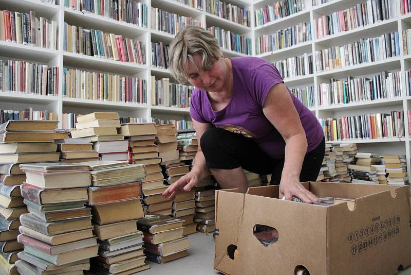 Stěhování jesenické knihovny do nových prostor v Centru společných aktivit