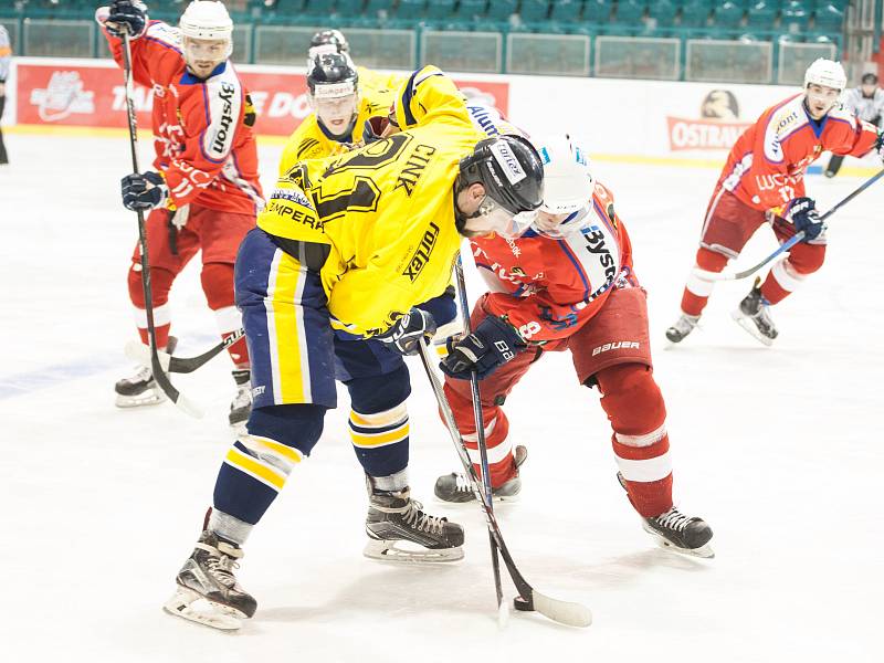 Hokejový zápas 2. ligy v Ostravě: Poruba vs. Šumperk