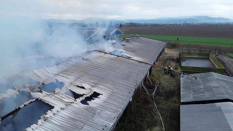 Požár zemědělského areálu v Chromči na Šumpersku