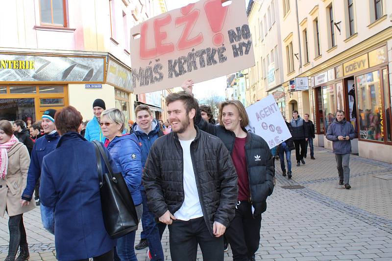 Výstražná studentská stávka v Šumperku ve čtvrtek 15. března.