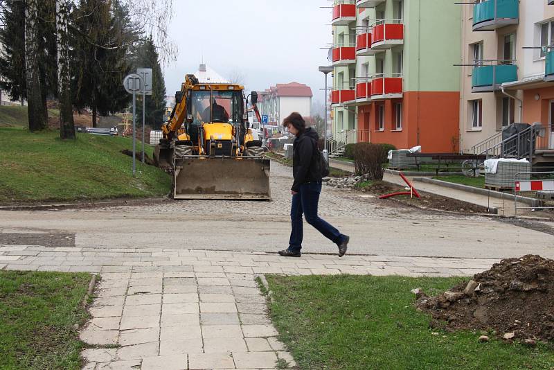 Regenerace sídliště 9. května v Jeseníku, stav v úterý 4. dubna.