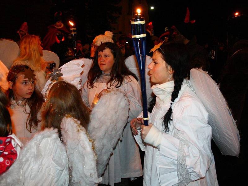 Mikulášský průvod v Šumperku v pondělí 5. prosince 2011