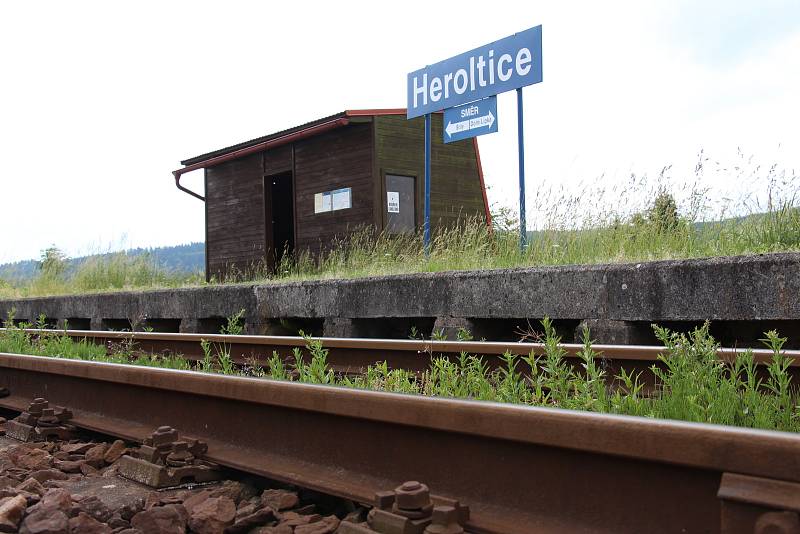 Štíty přijdou podruhé během deseti let o vlakové spojení.