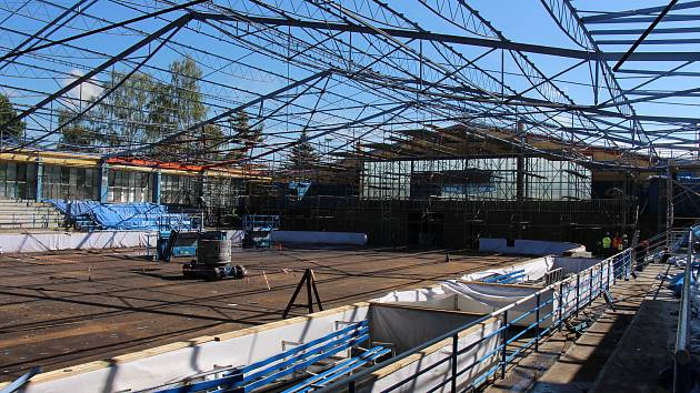 Rekonstrukce střechy zimního stadionu v Šumperku