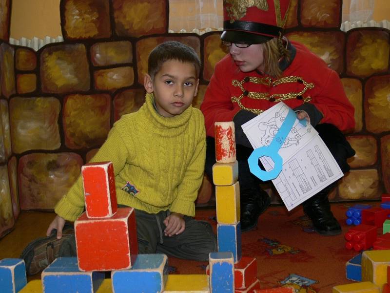 Budoucí prvňáčci, kteří přišly v pátek 6. února k zápisu na Základní školu v ulici 8. květ v Šumperku, ani nepoznali, že si je učitelé testují.