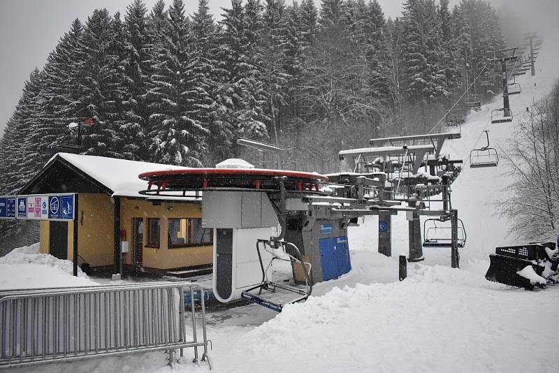 Ve skiareálu Přemyslov v Loučné nad Desnou se v neděli 6. února zasekla lanovka se 130 lidmi.