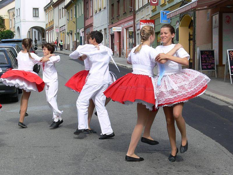 V centru Zábřehu tančily dětské folklórní soubory