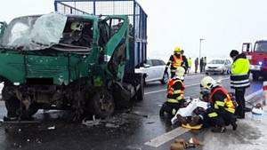 Nehoda tří aut v úterý 2. února u Rapotína