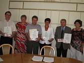 Zástupci oceněných firem z Jesenicka přebírali na jesenické radnici certifikáty Výrobek Olomouckého kraje 2007.