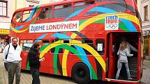 Legendární londýnský doubledecker, který zve na olympiádu do Londýna, dorazil také do Šumperku