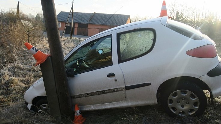 Nehoda, která se stala v sobotu 17. ledna 2022 v Kobylé nad Vidnavkou.
