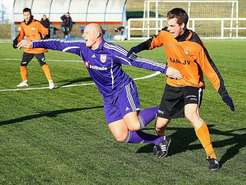 Snímky z přípravného utkání fotbalistů Mohelnice (modré dresy) se Šumperkem