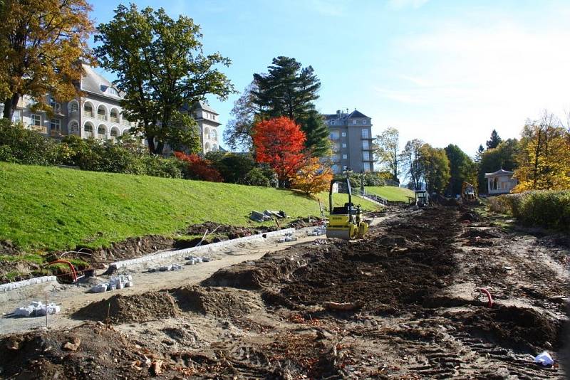 Rekonstrukce promenády v jesenických lázních.