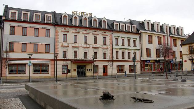 Jesenický hotel Slovan s obchodním centrem Alkron