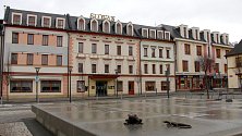 Jesenický hotel Slovan s obchodním centrem Alkron