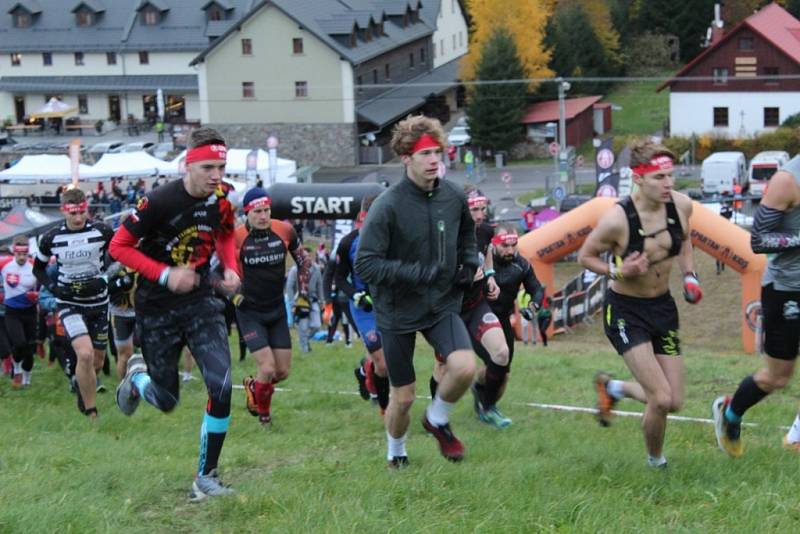 Extrémní překážkový závod Spartan Race na Dolní Moravě.