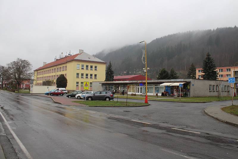 Současná podoba ulice Hlavní a středu Hanušovic.