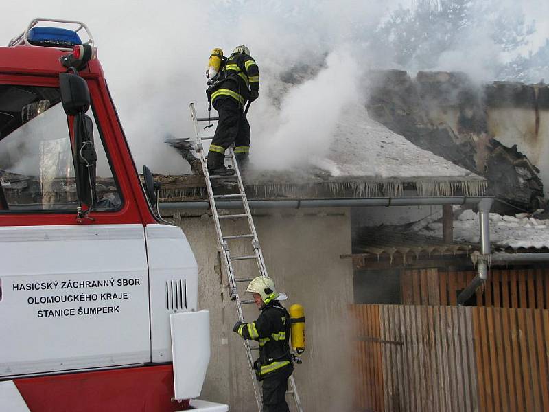 Požár dřevařské firmy v Mostkově