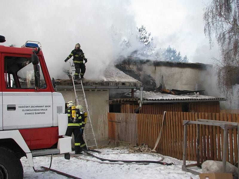 Požár dřevařské firmy v Mostkově