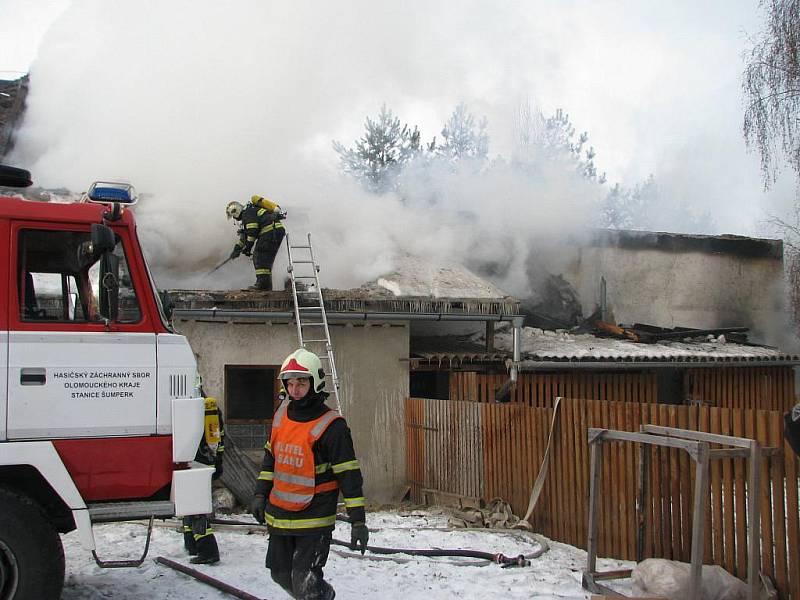 Požár dřevařské firmy v Mostkově