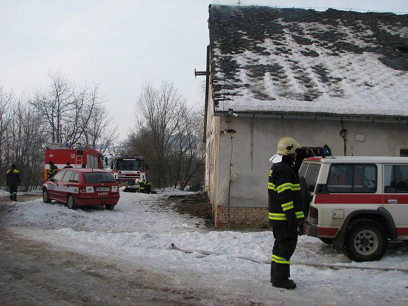 Požár dřevařské firmy v Mostkově