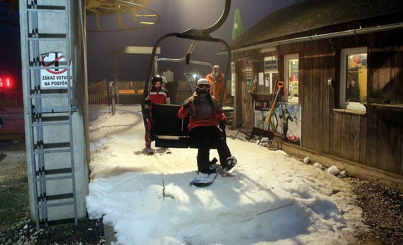 Lyžování ve ski areálu v Branné. Ilustrační foto